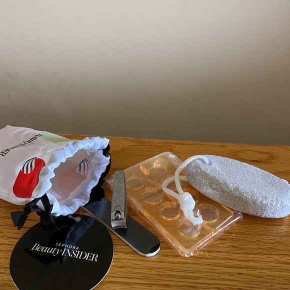 Nail beauty kit! - Picture 2 of 6